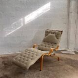 Scandinavian chaise longue