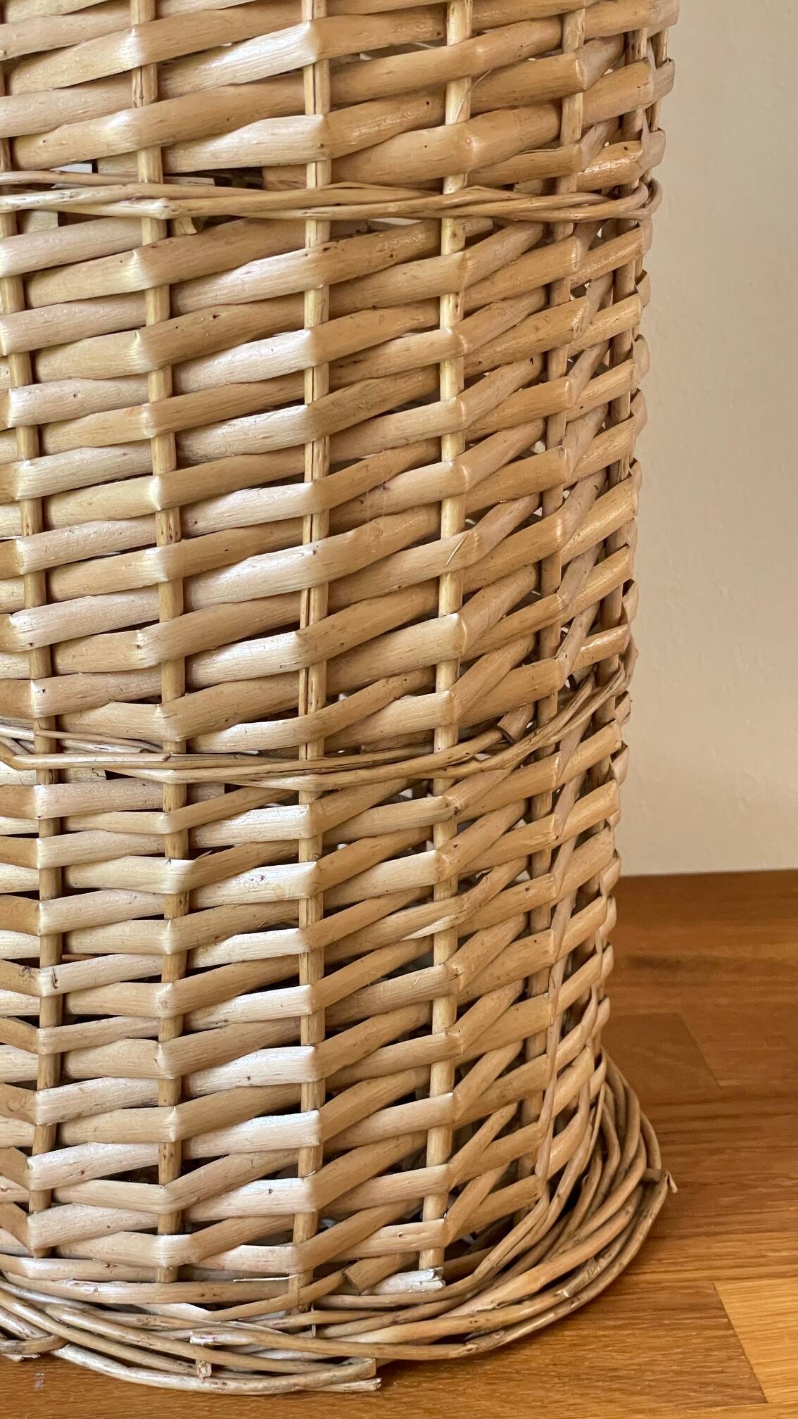 Porte parapluie en rotin vintage