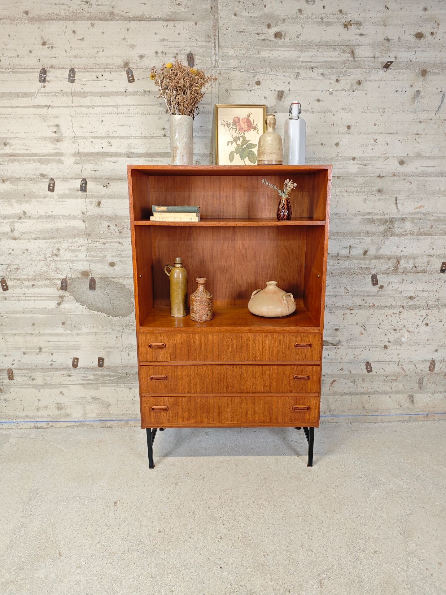 Vintage library