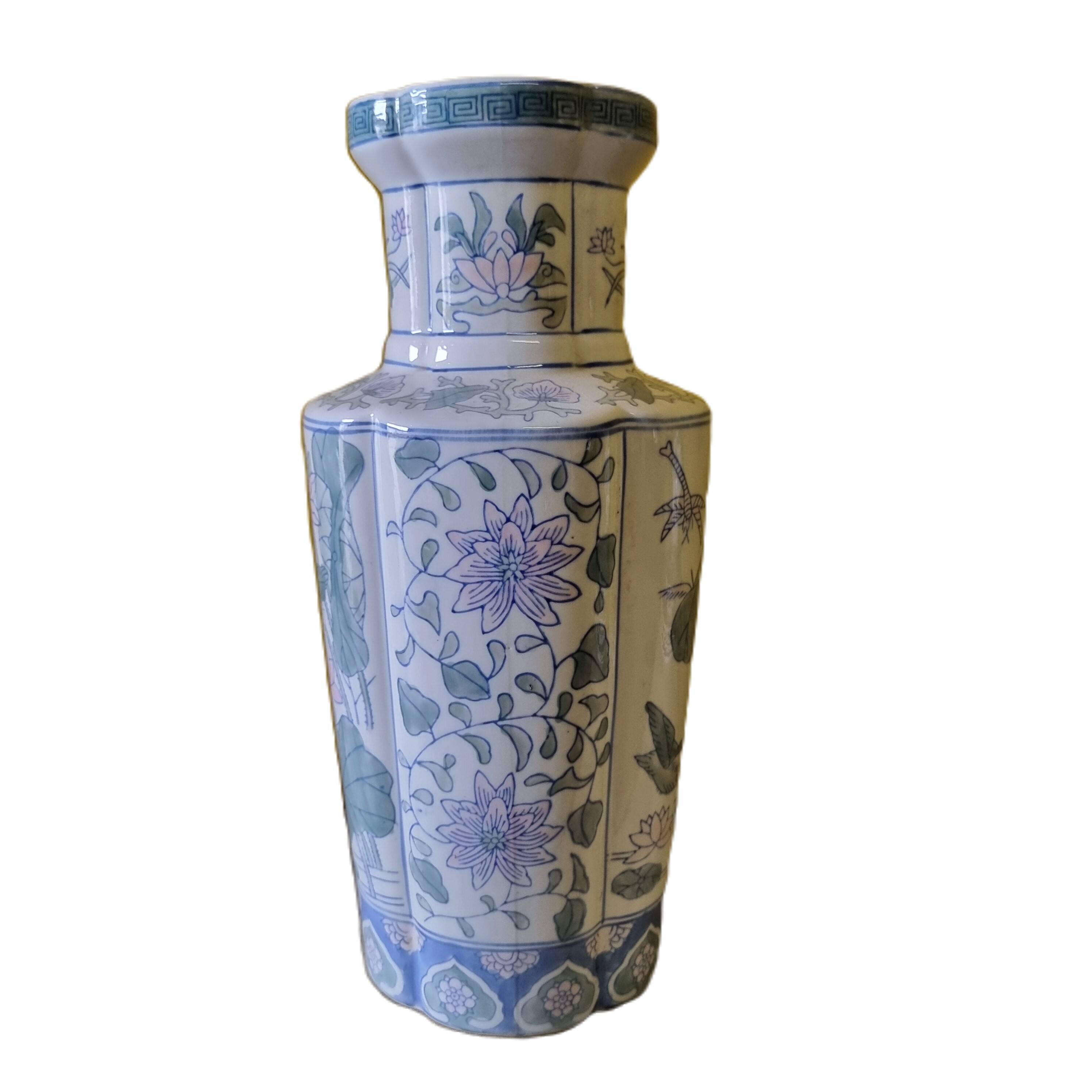 Ceramic Chinese Vase 1960s, Vintage