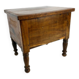 Wooden entrance trunk stool