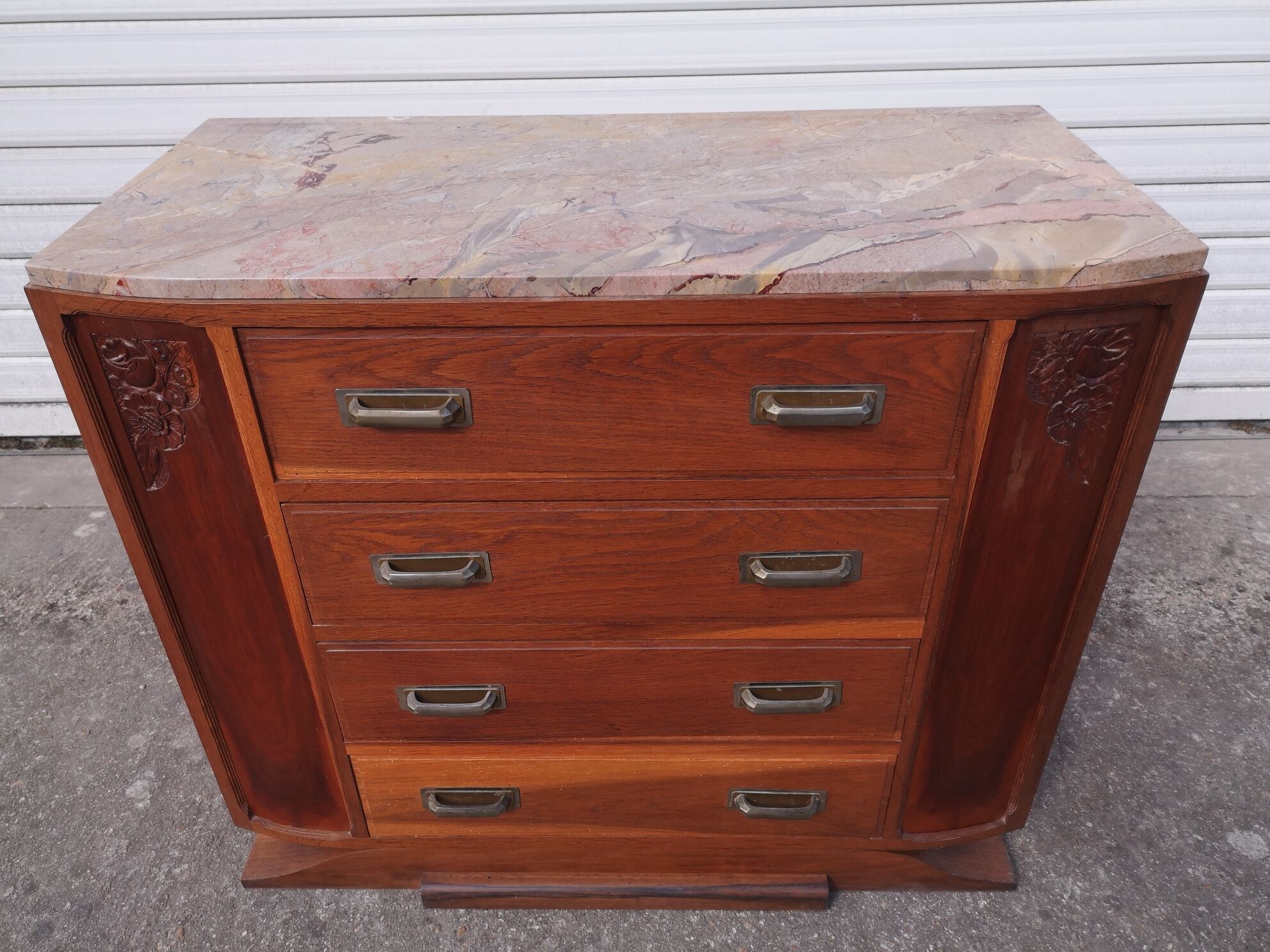 Art deco chest of drawers