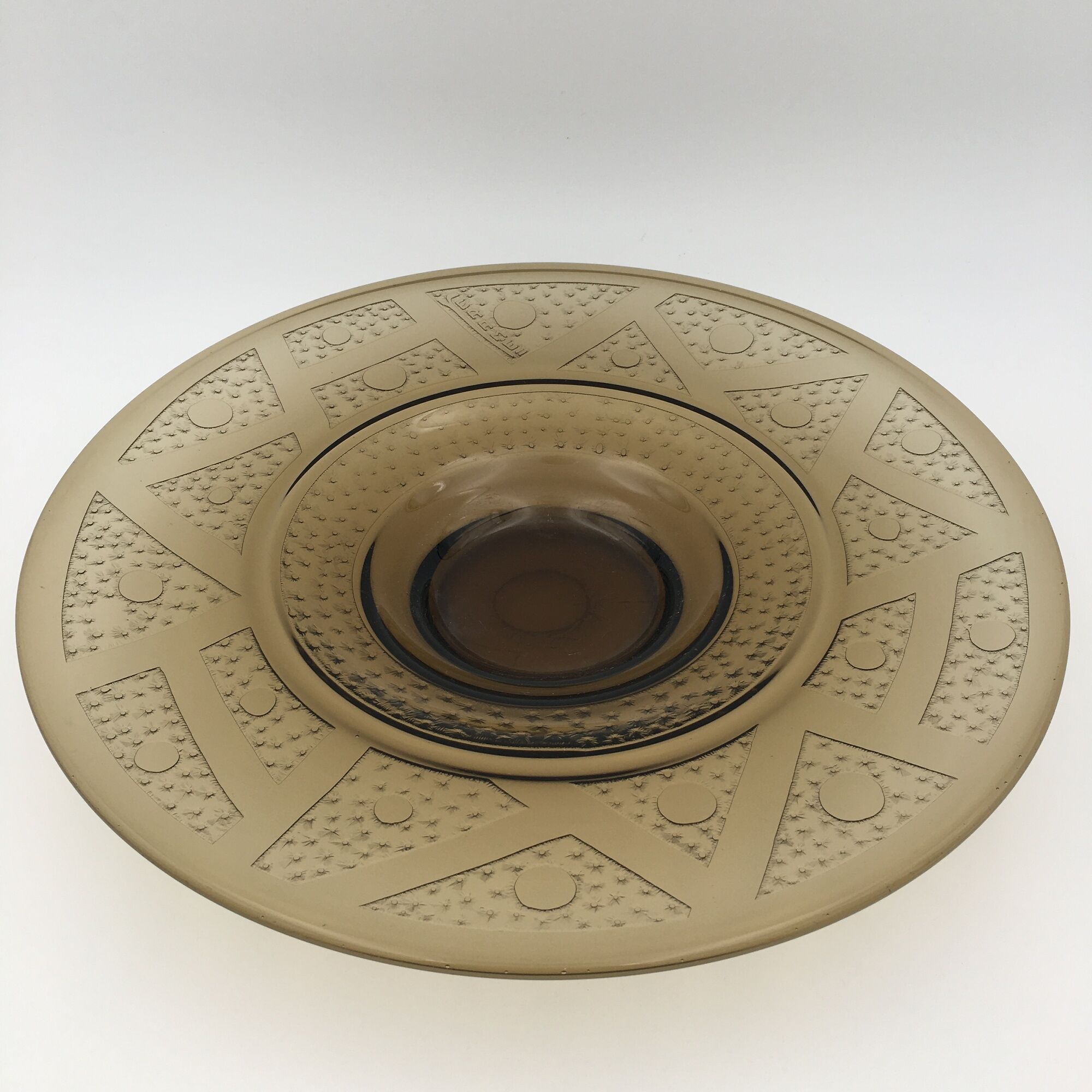 Smoked glass Art Deco cup signed Verame, with acid-engraved geometric decoration 1930