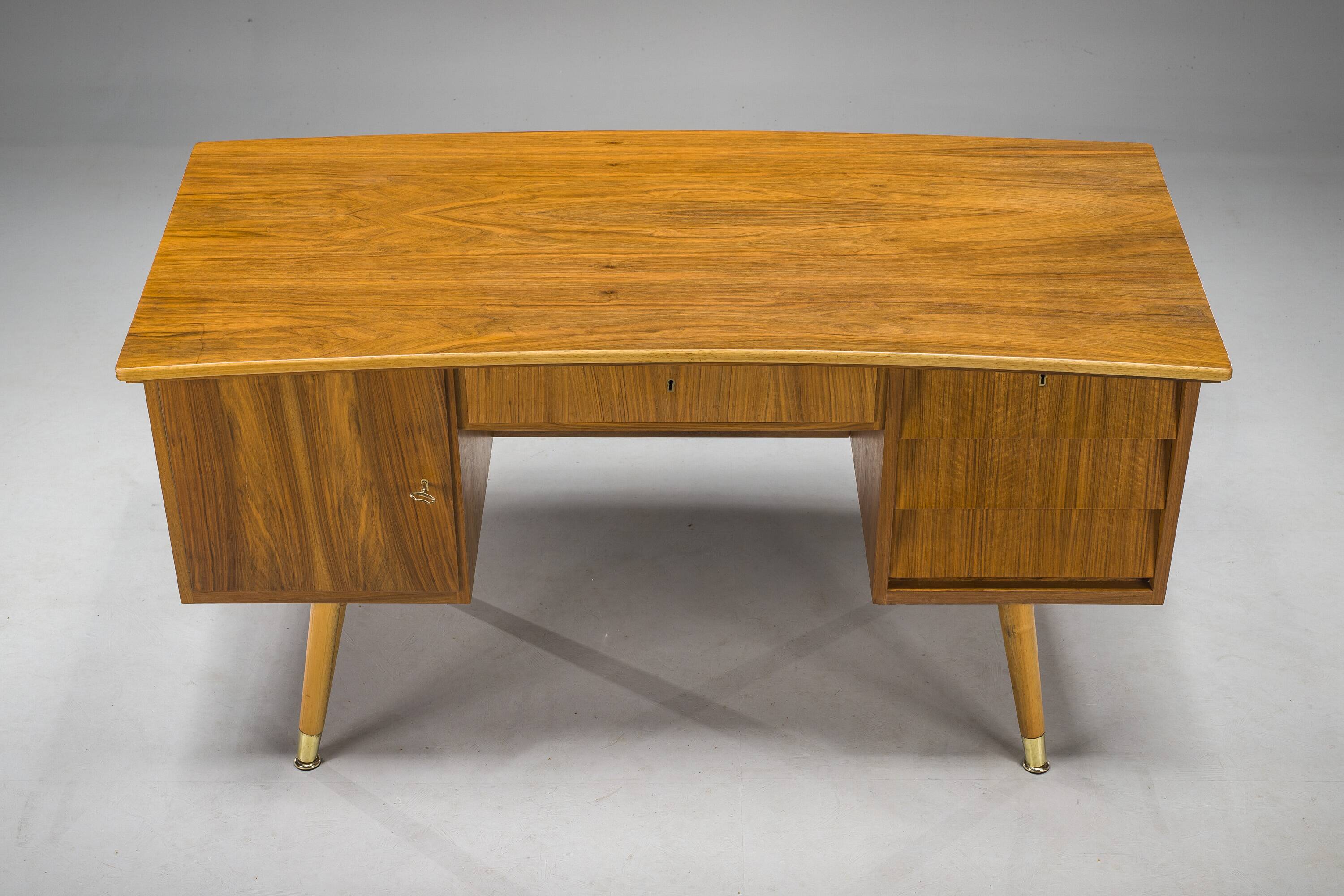Freestanding Desk in Walnut, 1960s
