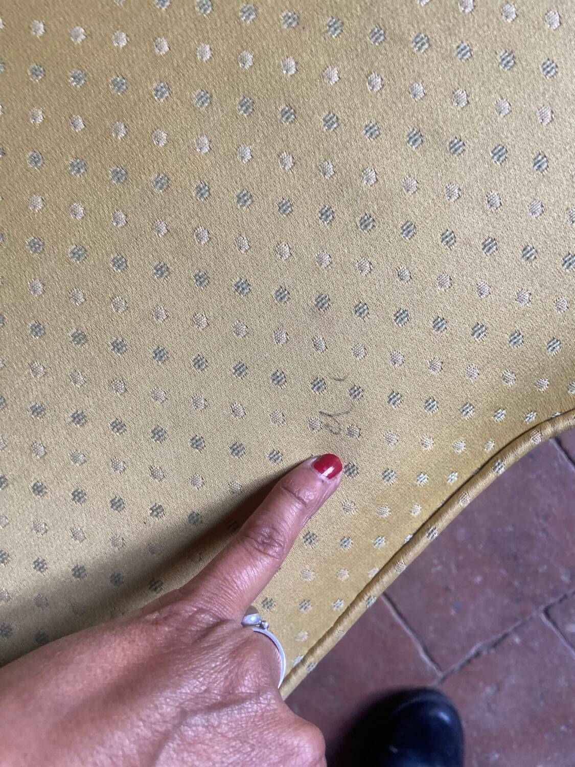 Small padded toad bench