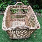 Old wicker laundry basket (61 cm)
