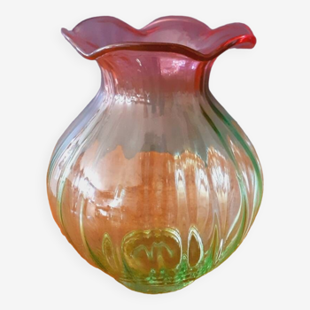 Two-tone corolla vase, early 20th century, mouth-blown