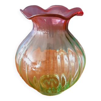 Two-tone corolla vase, early 20th century, mouth-blown