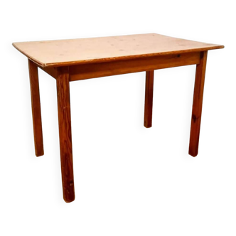 Table rustique en pin