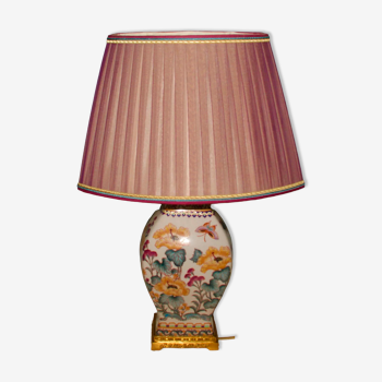 Lamp decorated with peonies and butterflies