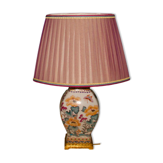 Lampe à décor de pivoines et de papillons