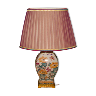 Lamp decorated with peonies and butterflies