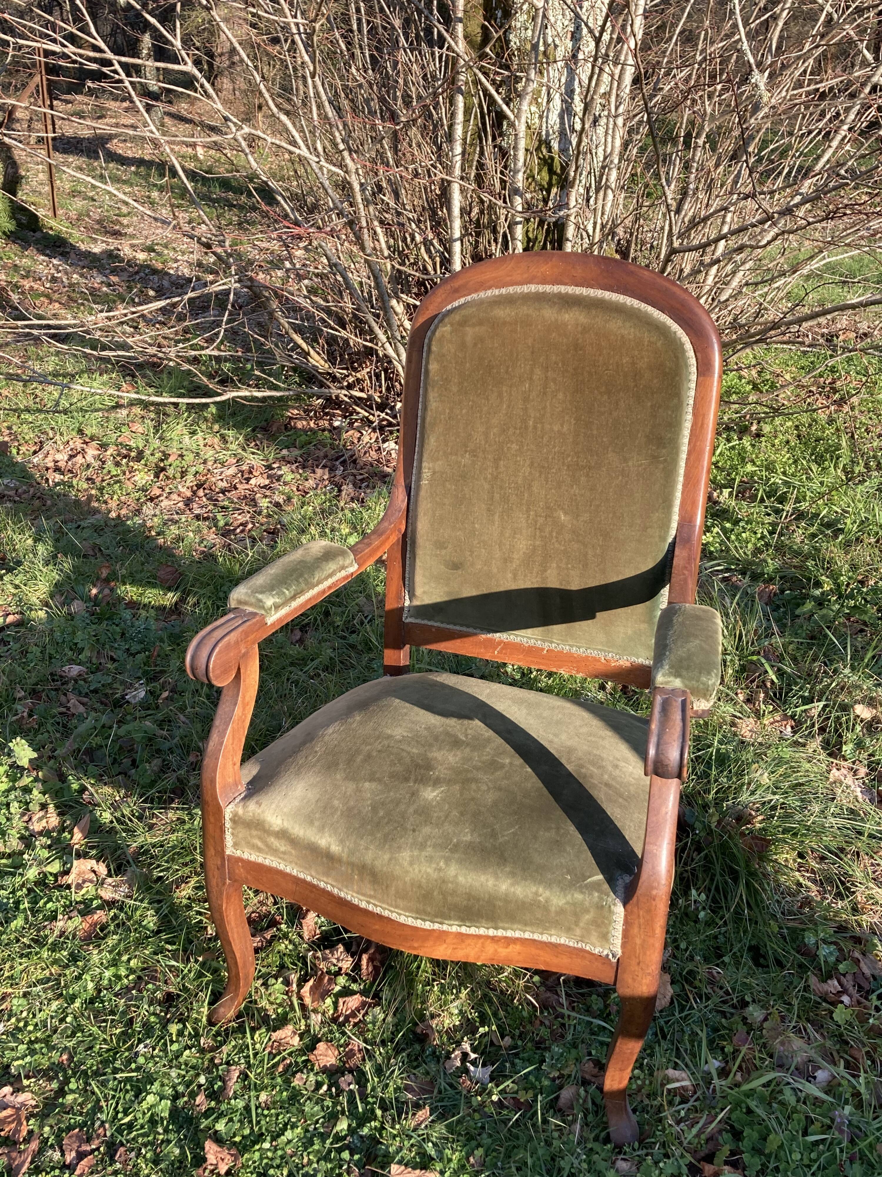 Antique Voltaire armchair in wood and green velvet Louis Philippe