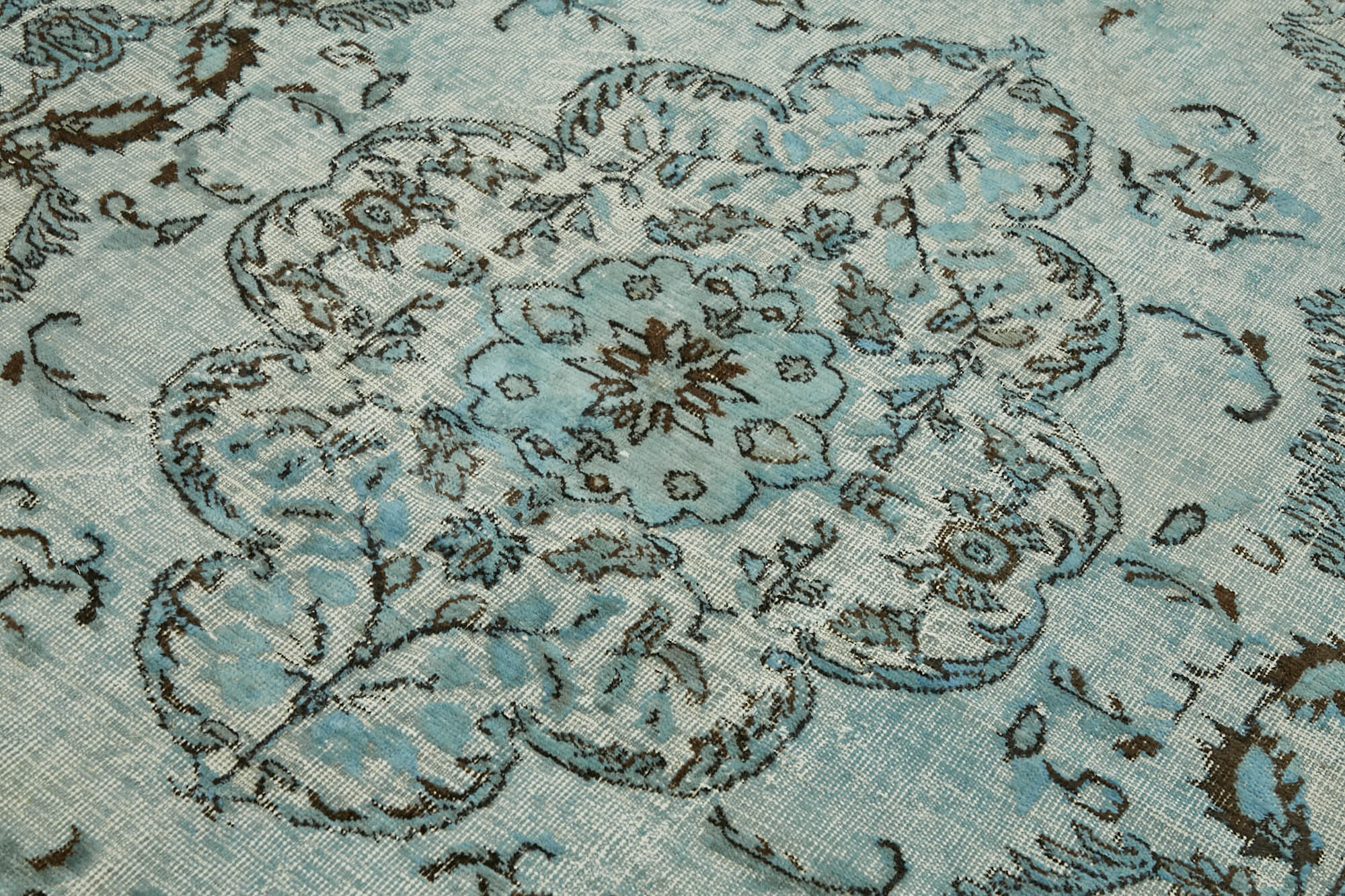 Hand-knotted carved oriental 1970s 172 cm x 270 cm blue carpet