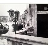 Photograph signed Serge Assier – Behind the scenes in Venice – Limited edition