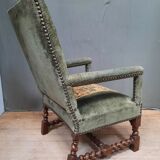 Faiteuil Louis XIII upholstered in part from the 17th century