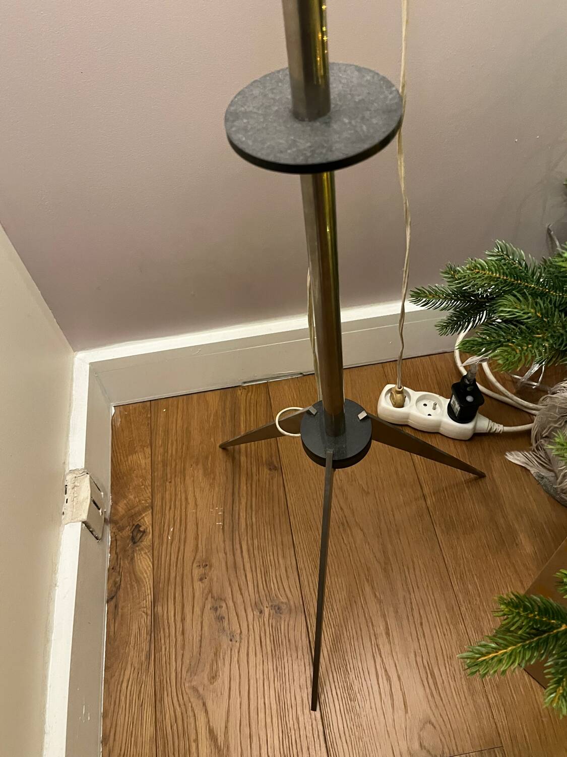 Lampadaire noir tripode vintage