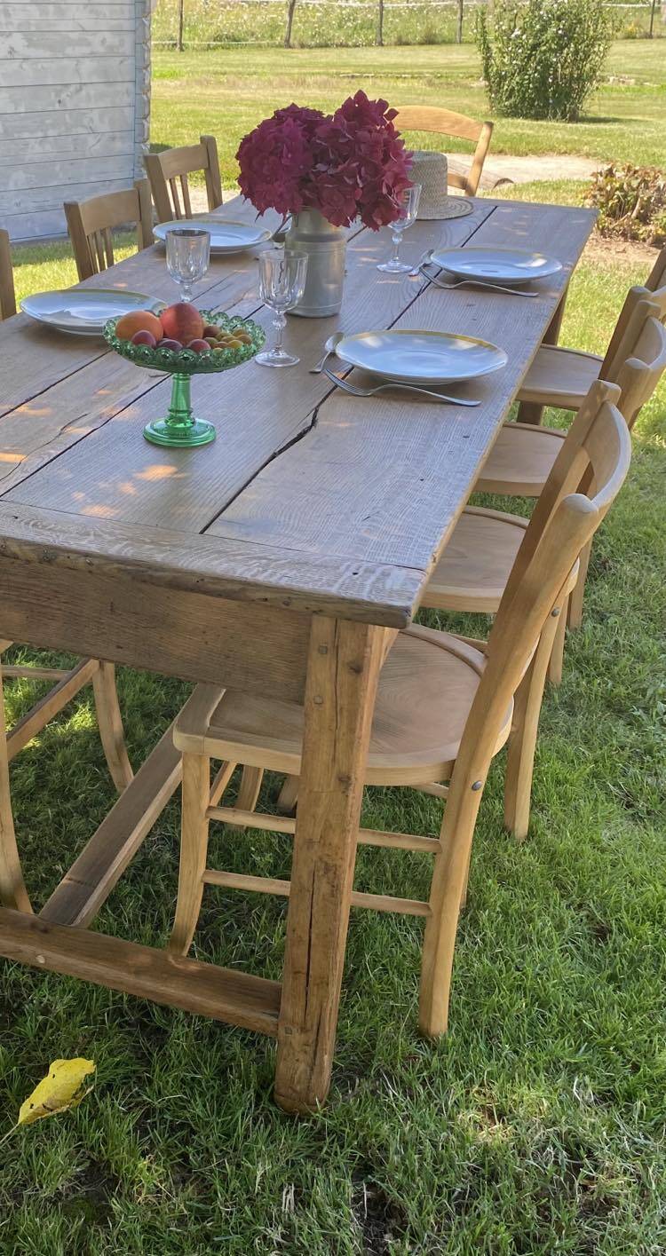 Farm table