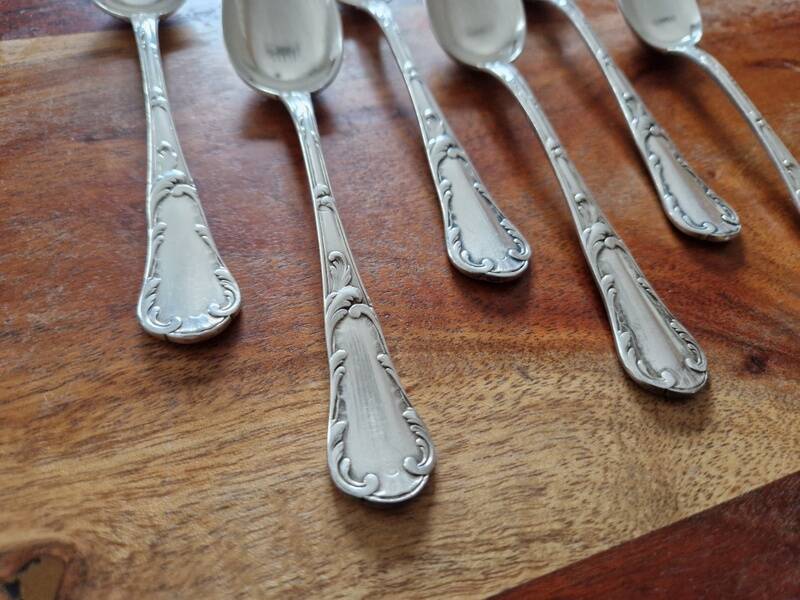 Christofle - 6 small silver-plated coffee spoons model Chrysanthèmes