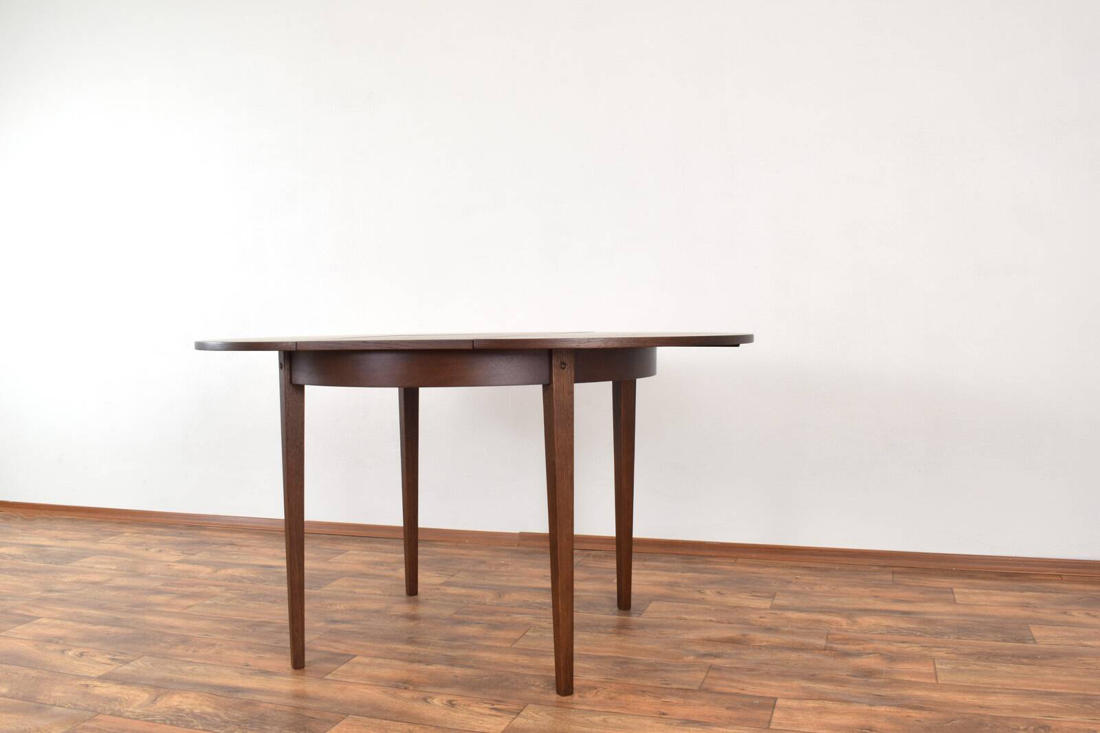 Table à manger extensible en chêne polonais du milieu du siècle, années 1960.