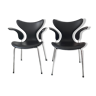 Two seagull chairs with armrests by Arne Jacobsen for Fritz Hansen