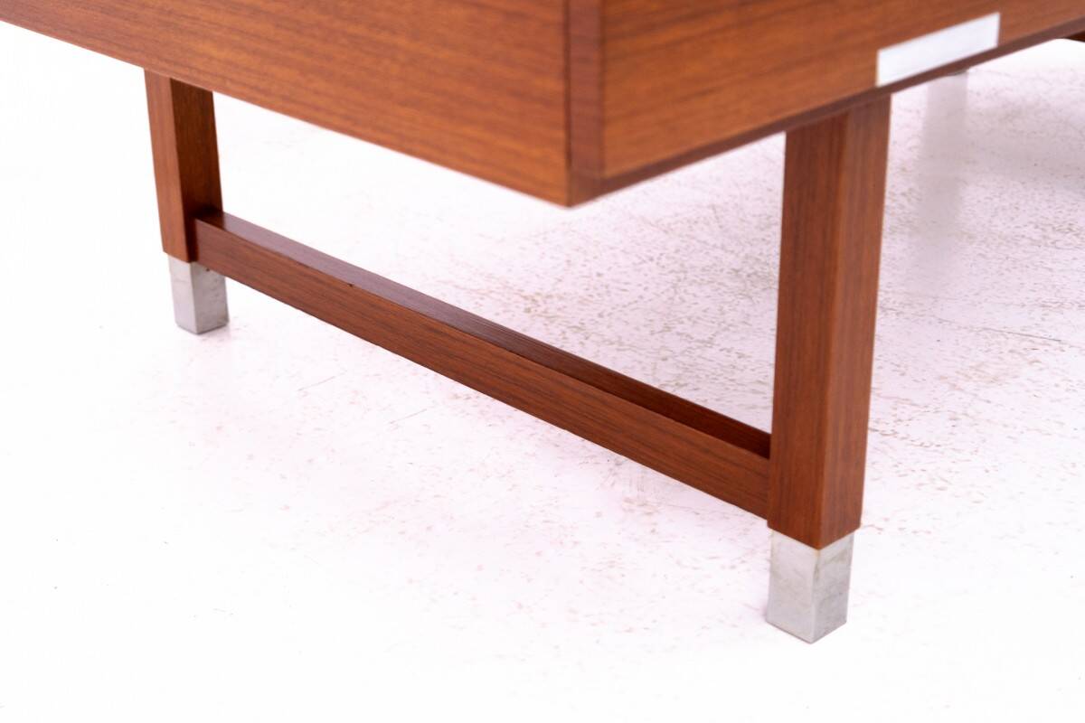 Teak desk, Eigil Petersens Mobelfabrik, Denmark, 1970s.
