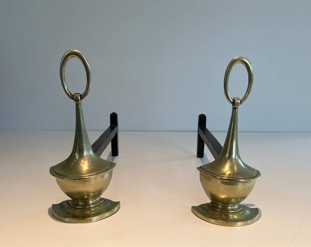 Paire de Chenets en Bronze Néoclassiques en Forme de Lampes Antiques à Anne