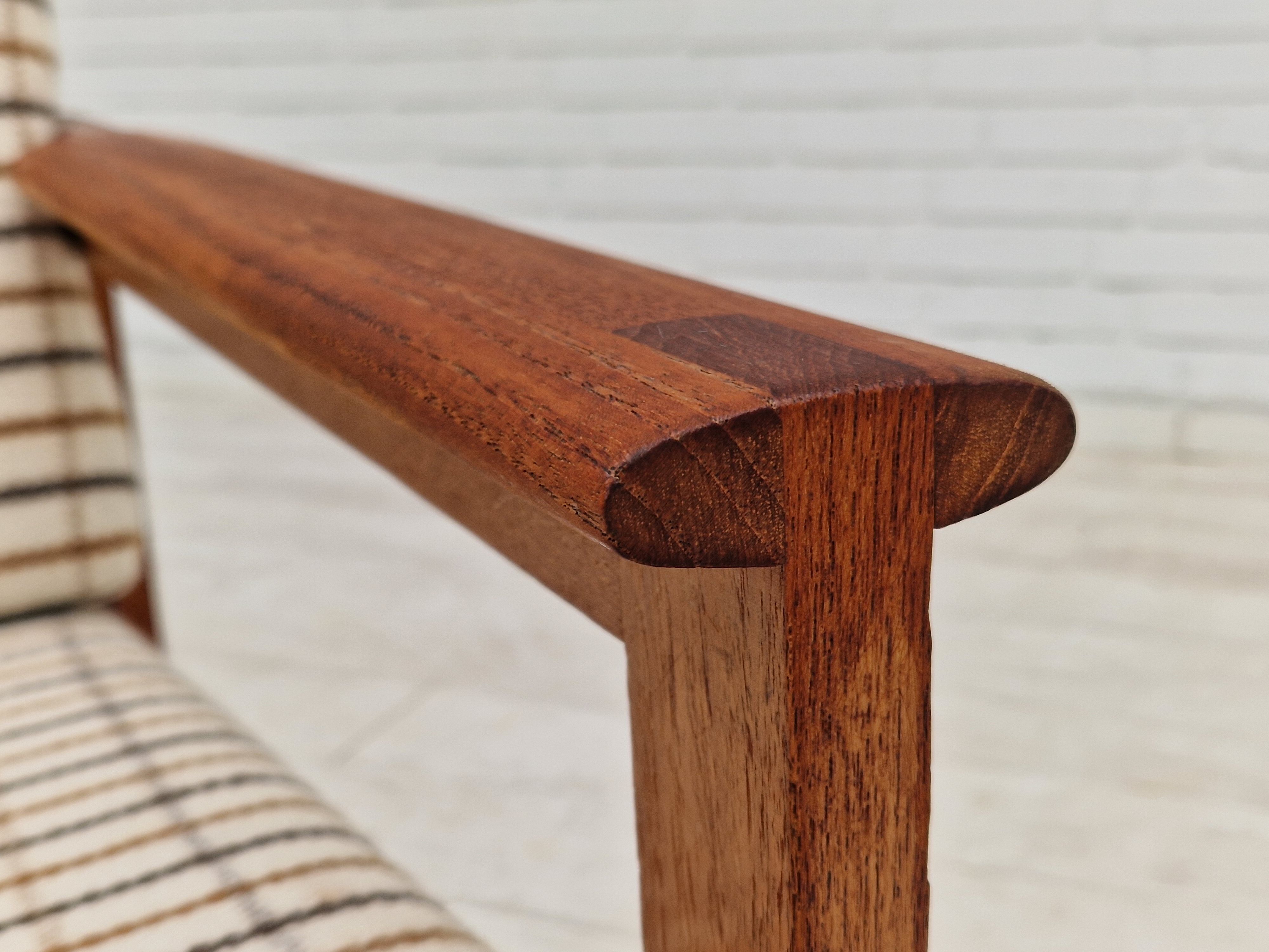 Années 1970, design danois par Illum Wikkelsø, modèle Capella pour Eliersen Møbler.