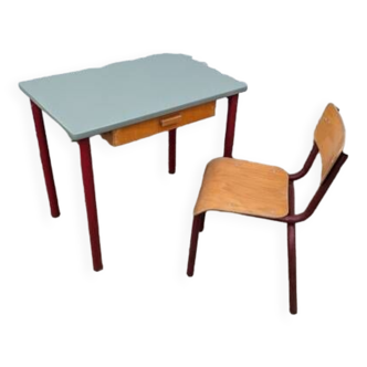 Desk and chair set (kindergarten)
