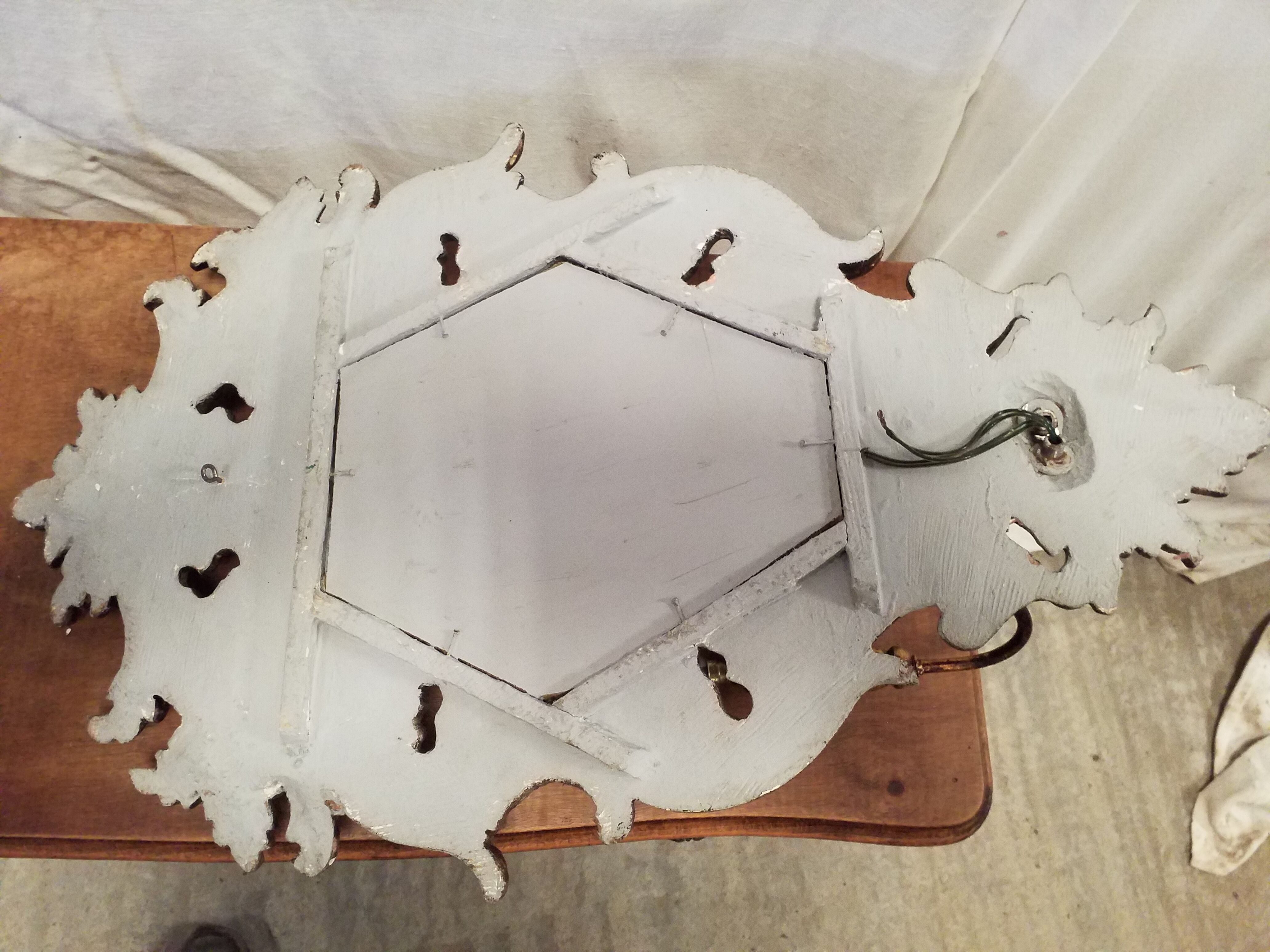 Venetian style wall lamp