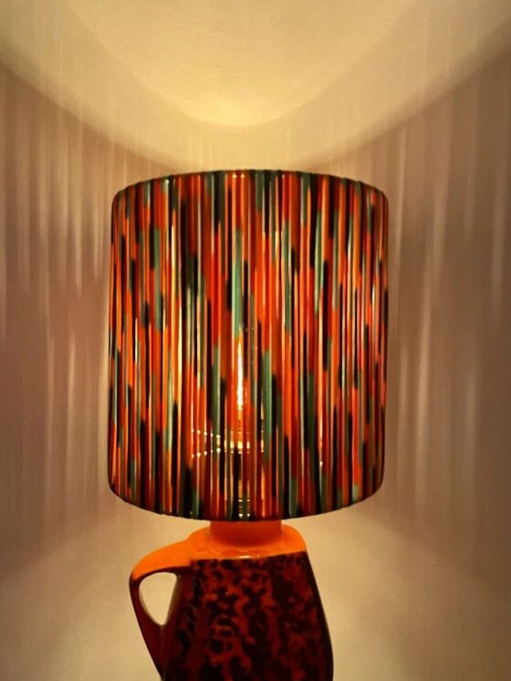 70s Fat Lava lamp with Pop Art shade