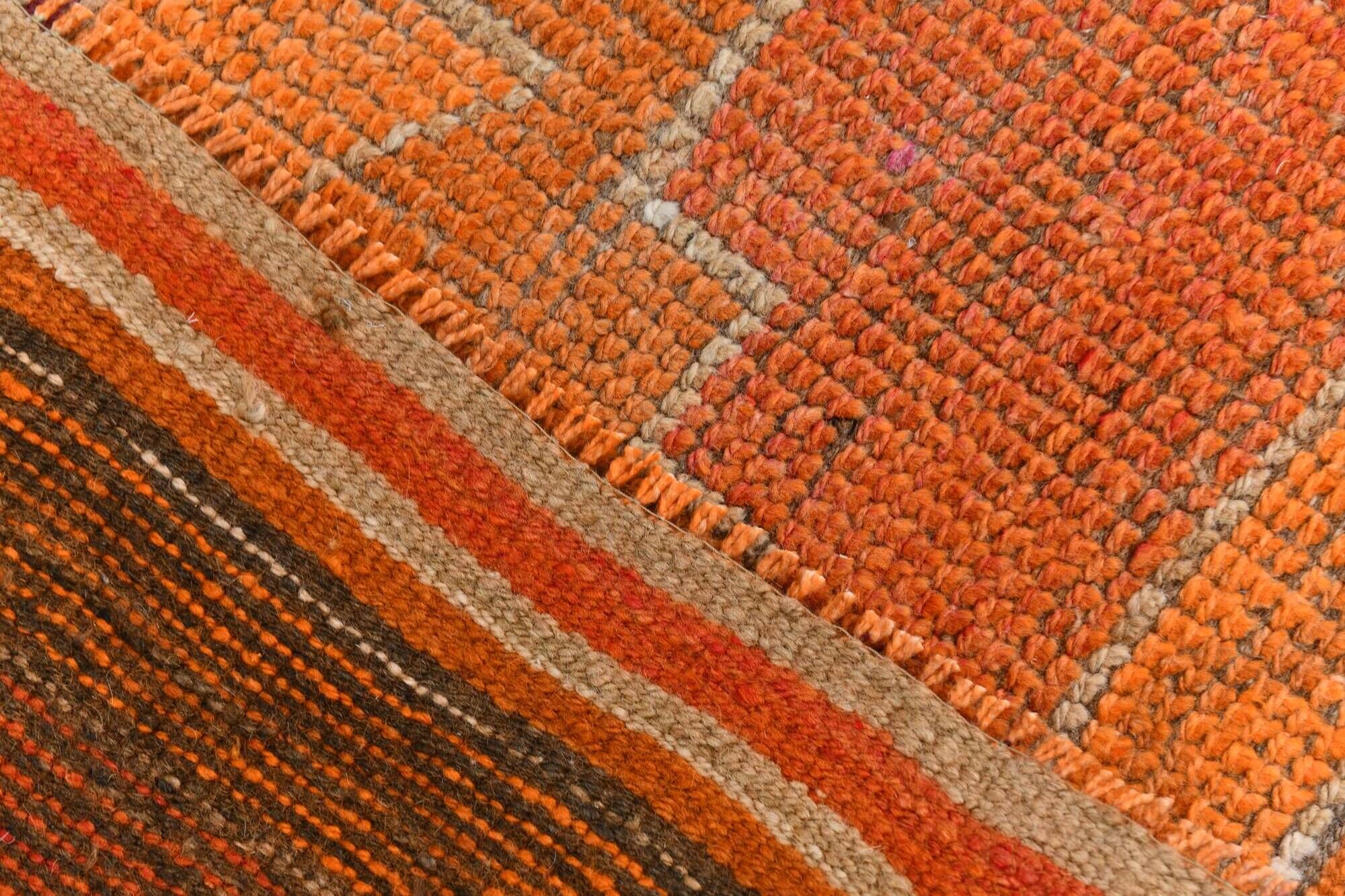 Tapis de couloir persan orange et rose