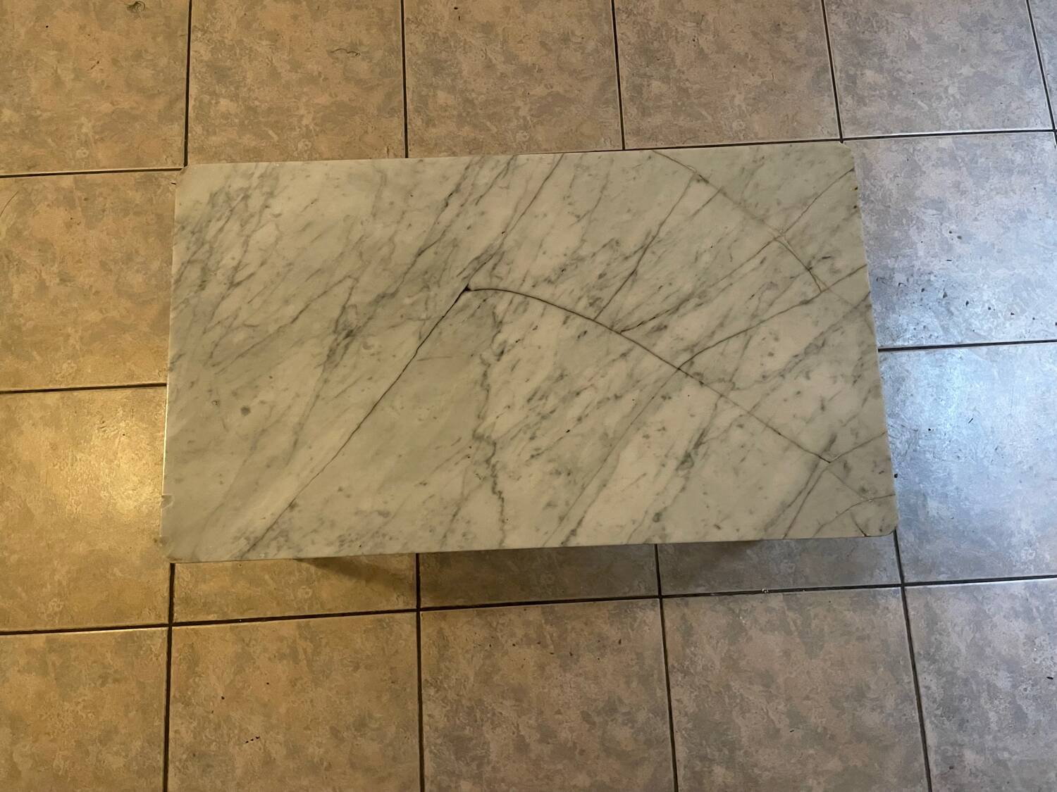White marble base table