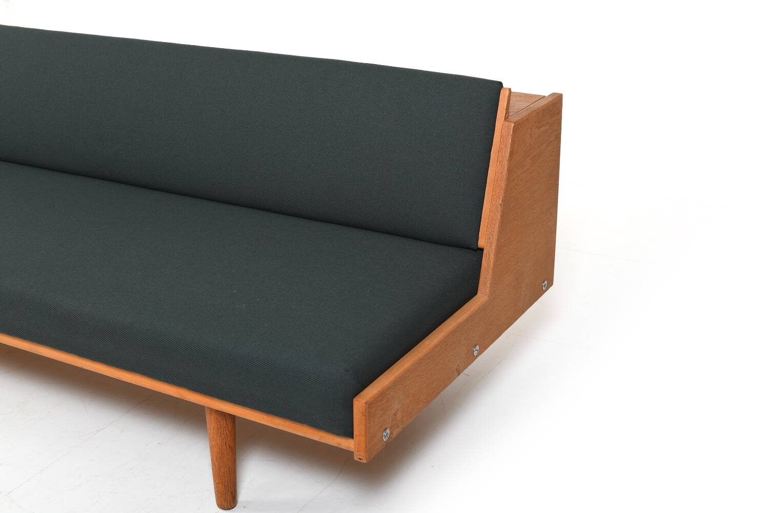 Early Daybed GE-258 by Hans Wegner 1950s / New Upholstery