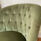 fauteuil chauffeuse crapaud velours vert