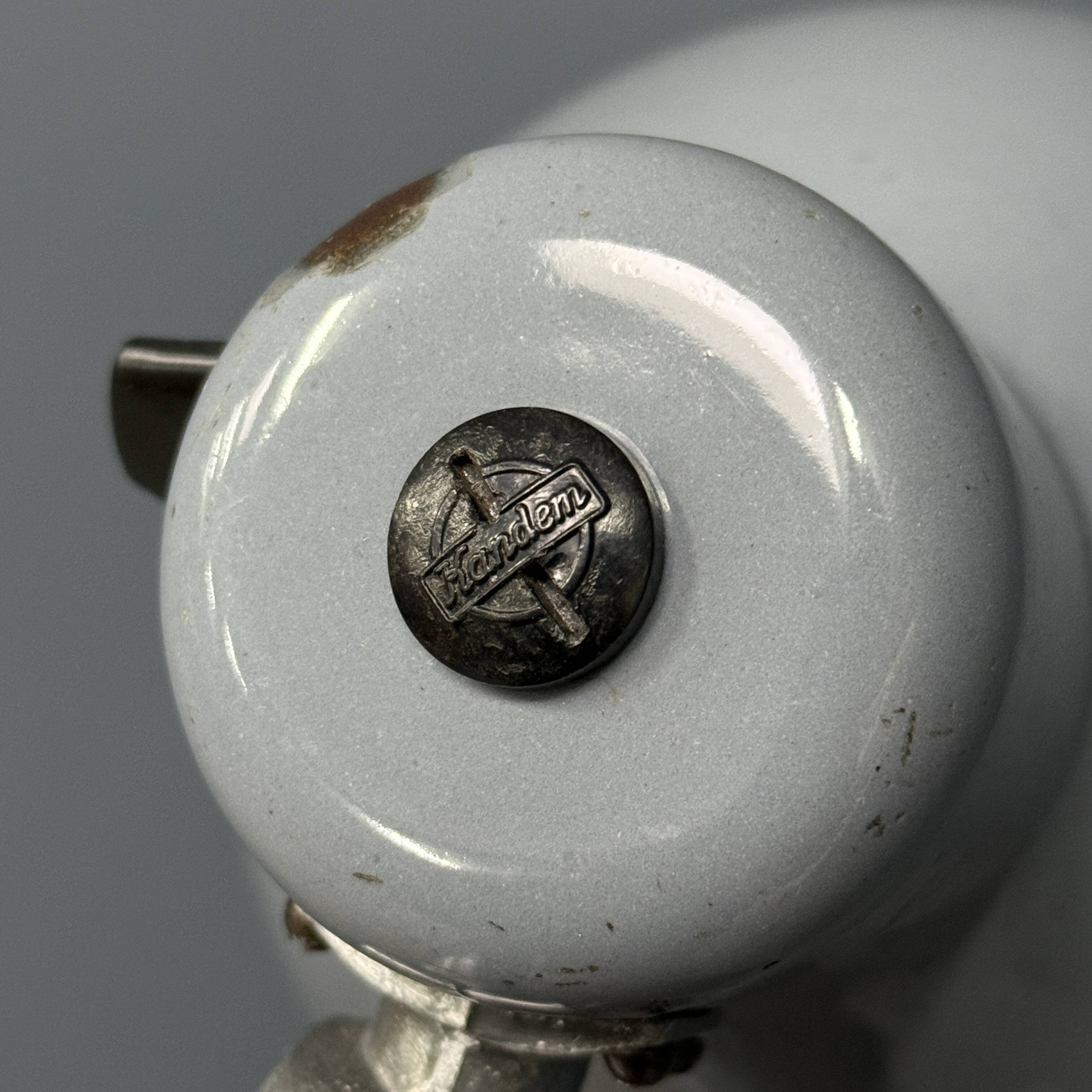 Grande lampe de table d'atelier Kandem modèle 566