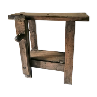 Small old child workbench