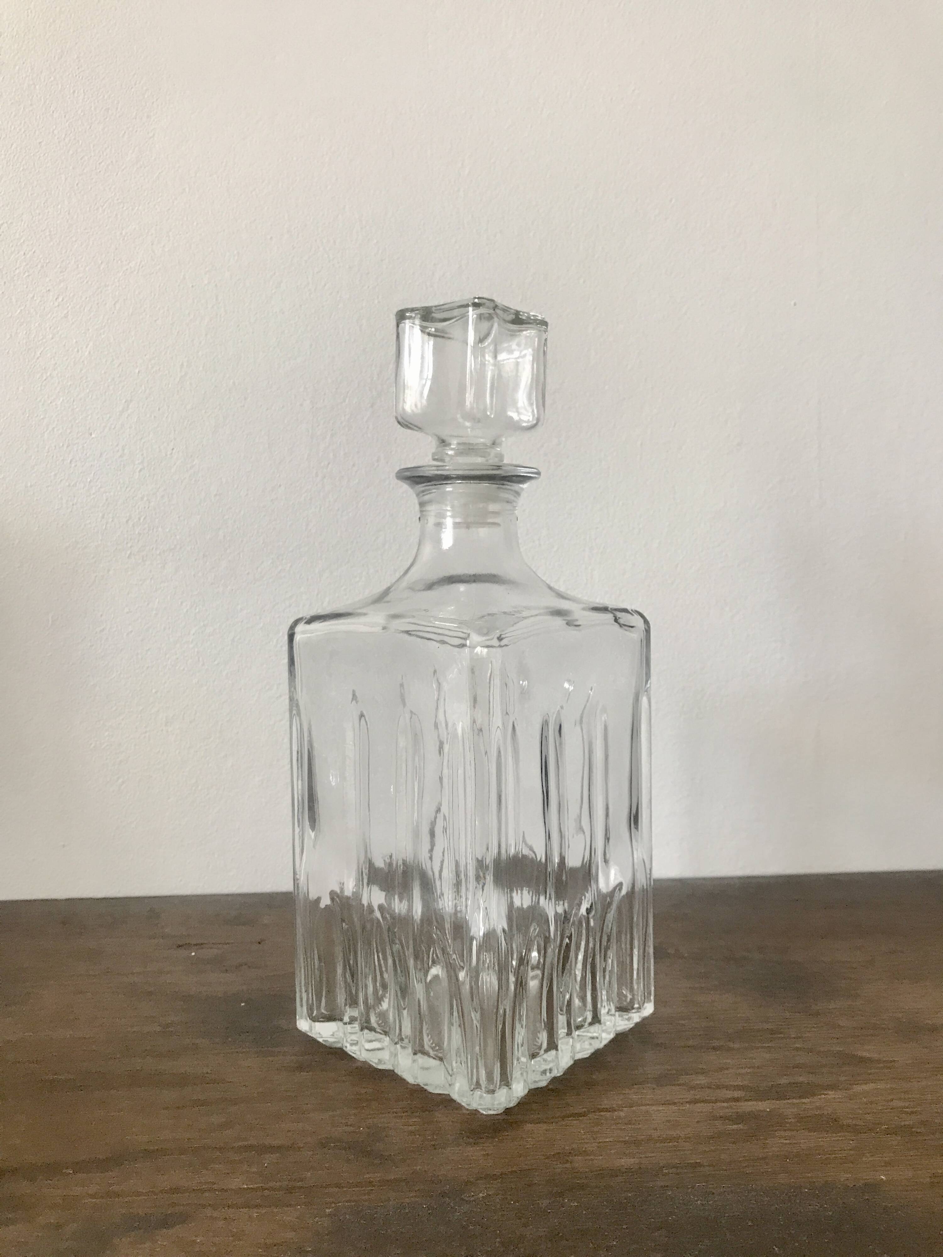 Glass whiskey decanter