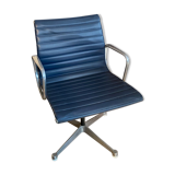 Armchair by Charles and Ray Eames Herman Miller edition 1960