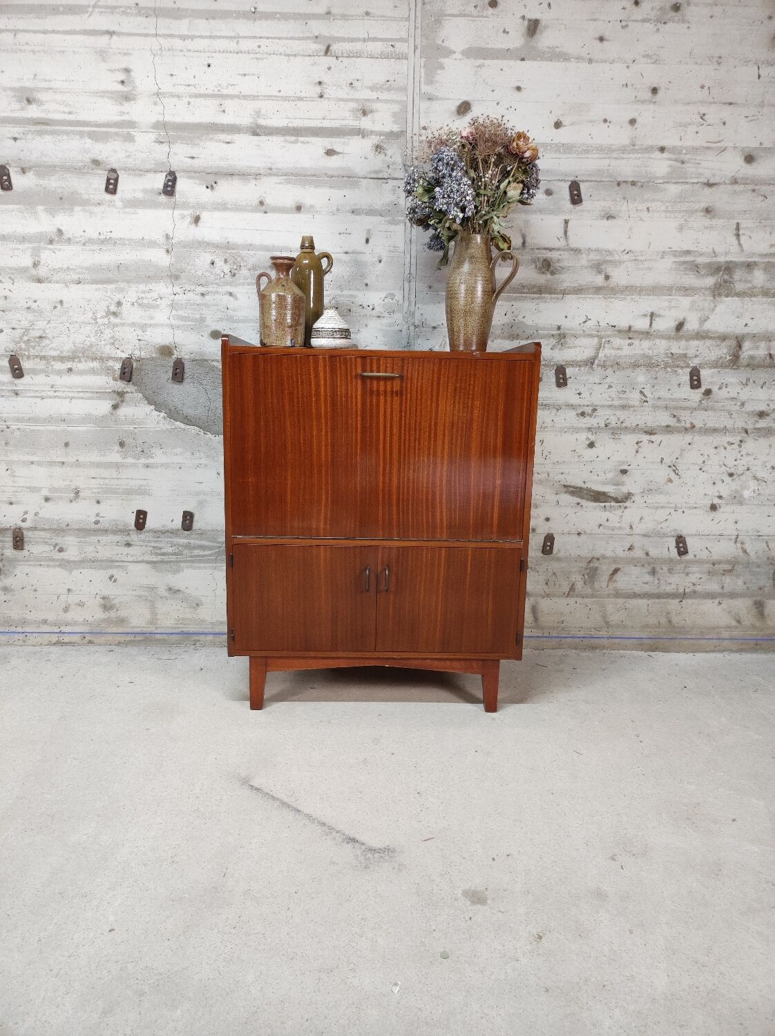 Vintage storage unit