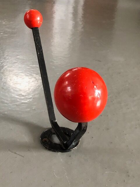 Porte-manteau rouge années 60