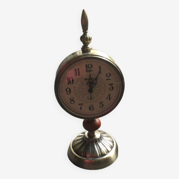 Retro pedestal clock "Armens"