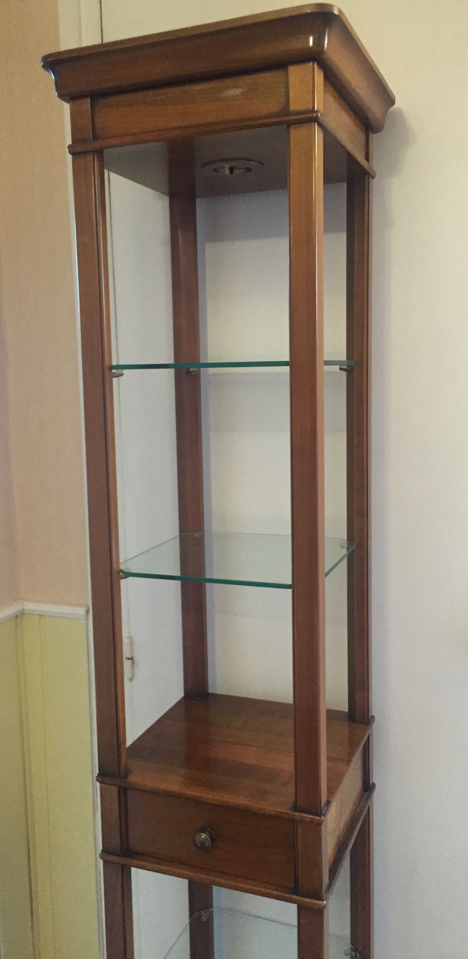 Etagère sur pied