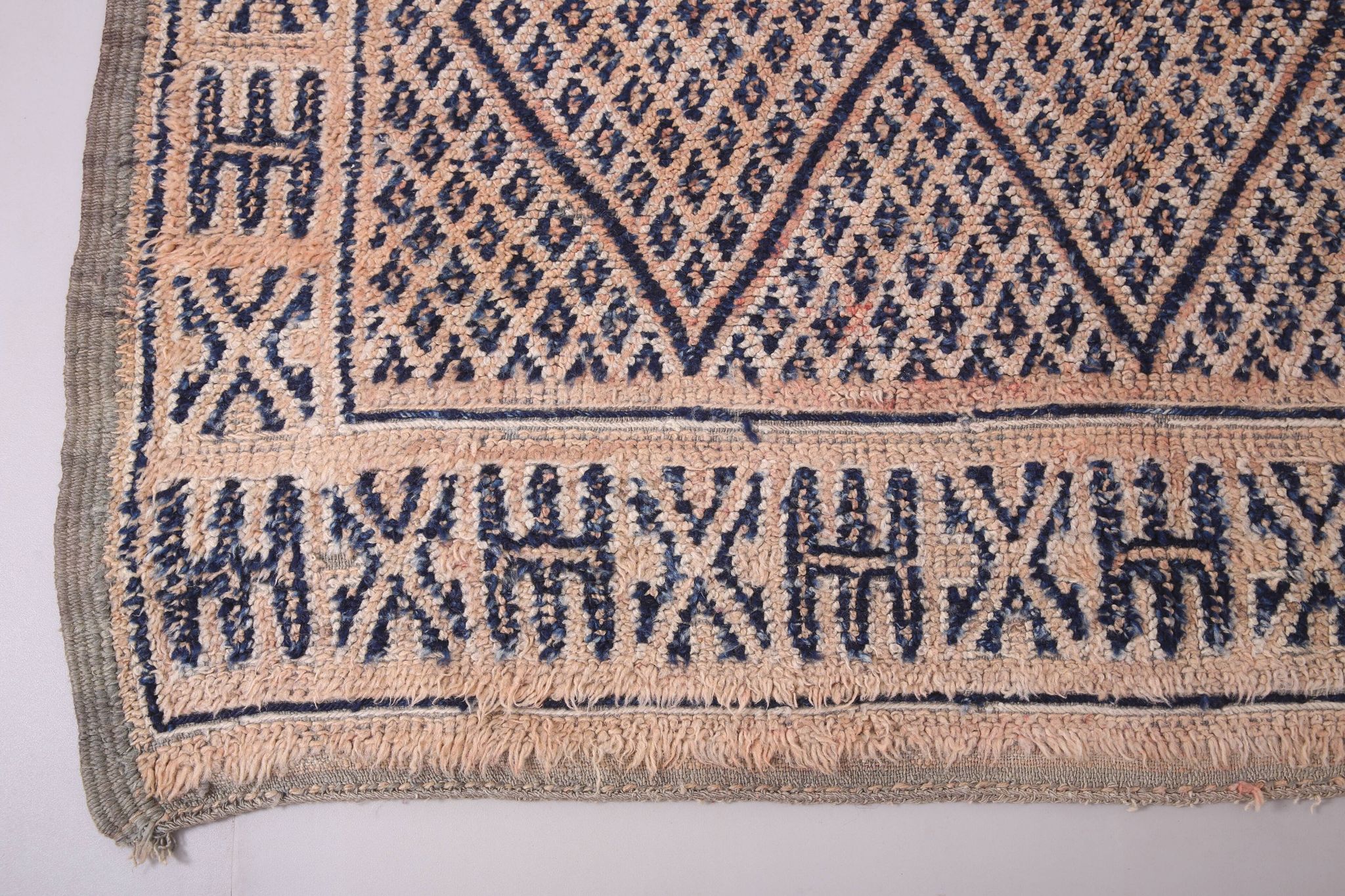 Vintage Beni Mguild Rug 197 x 316 cm - Vintage Moroccan Rug, Old Berber Rug