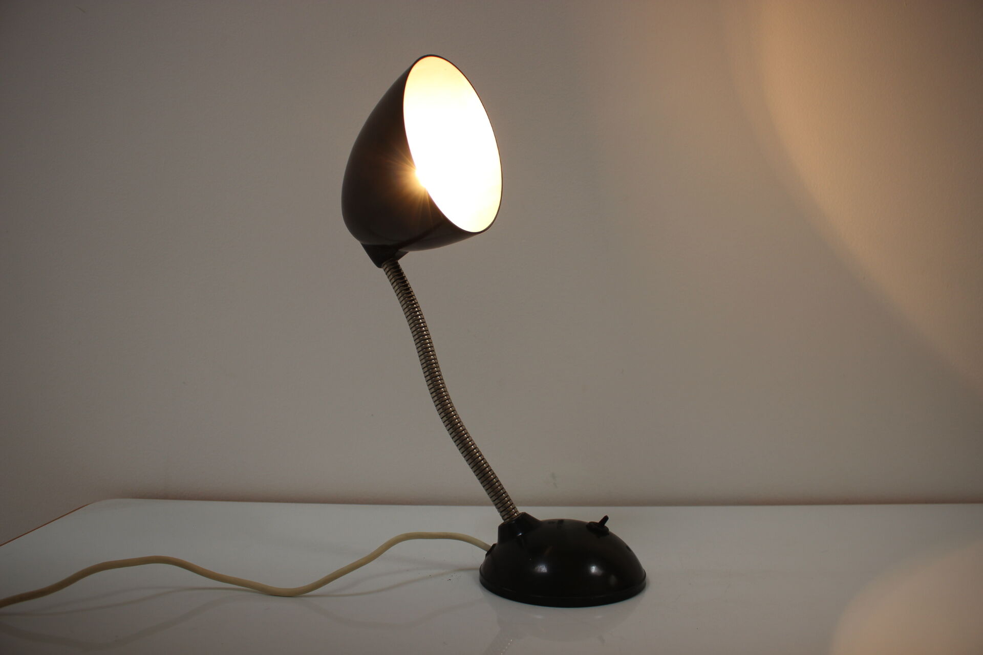 Vintage bakelite table lamp, 1950's
