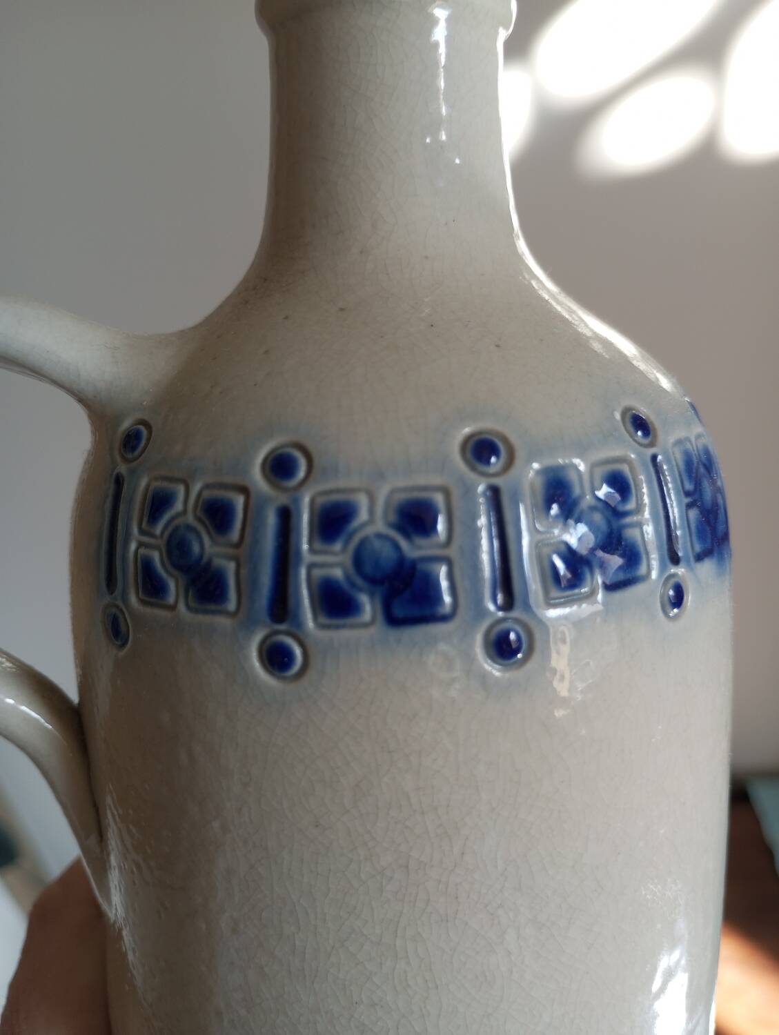 Betschdorf stoneware bottle with salt