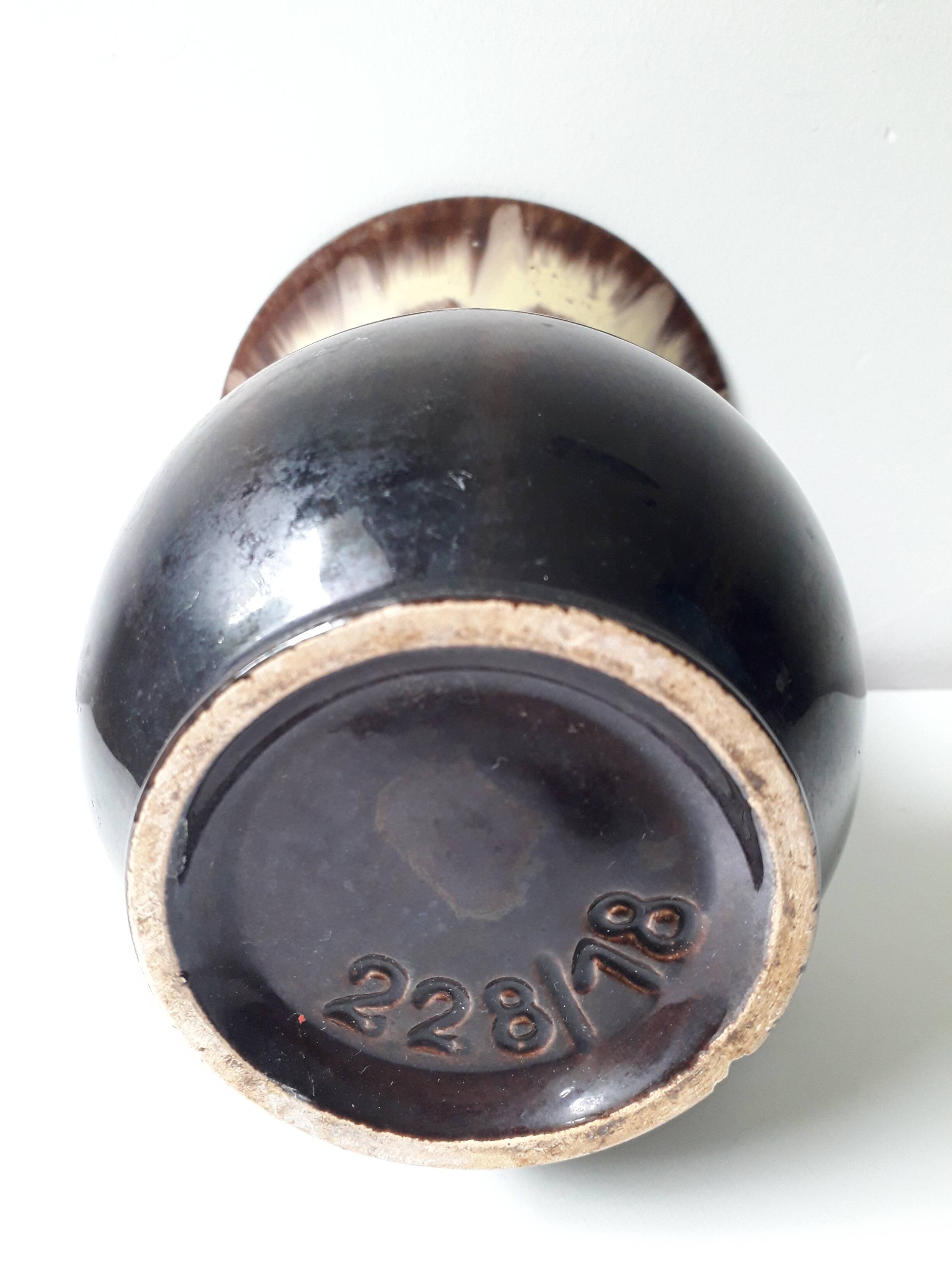 Ceramic vase from the 60s numbered (18cm) A1