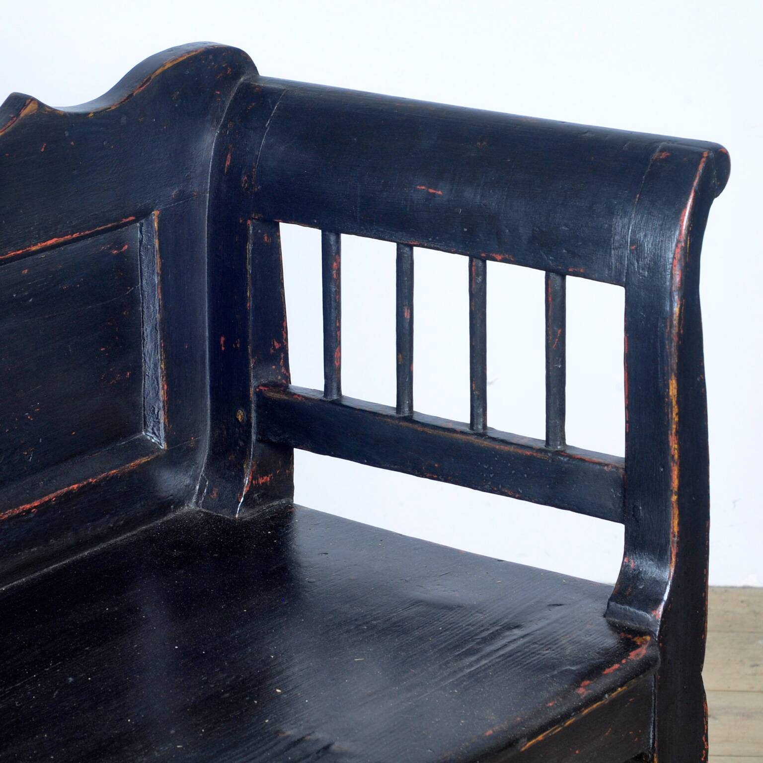 Antique pine bench, 1920s