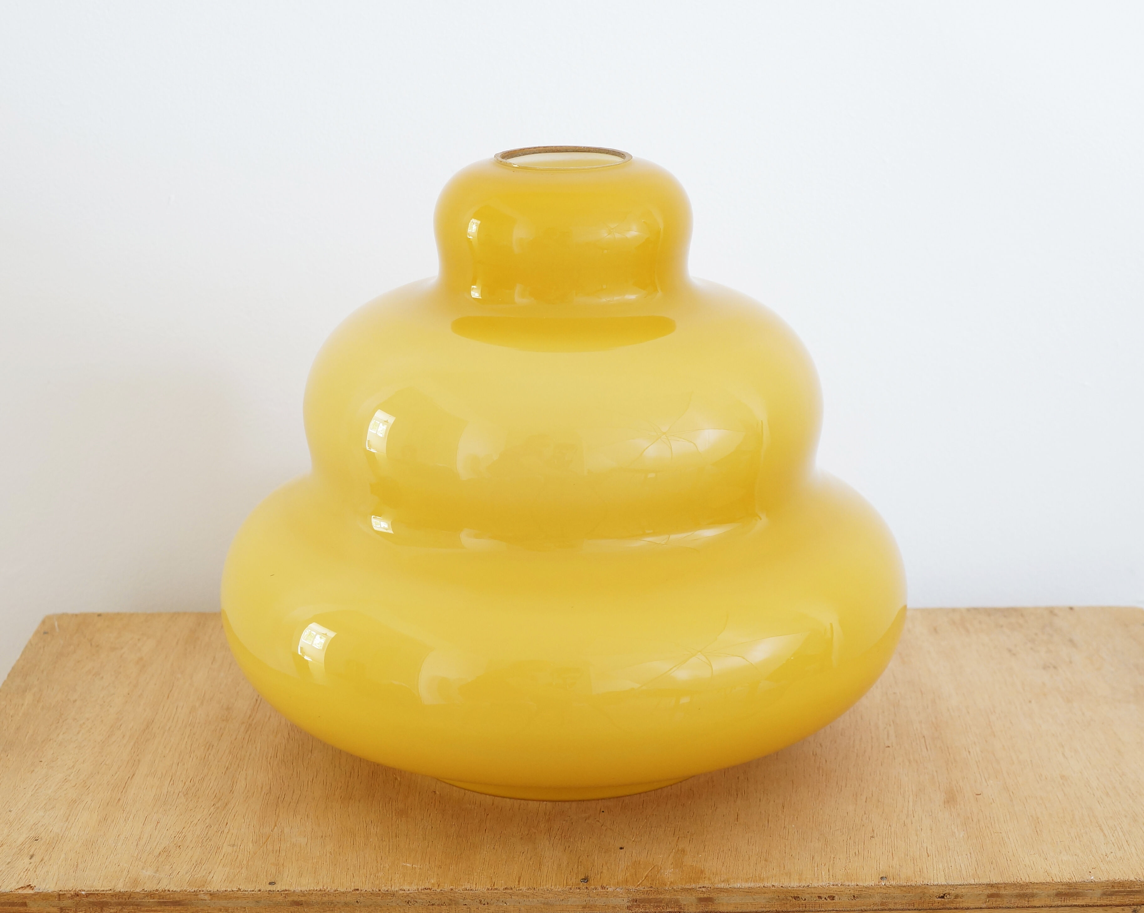 Ceiling lamp in yellow opaline 70s