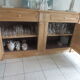 Buffet de belle facture en bois brut, 2 portes , 3 tiroirs .